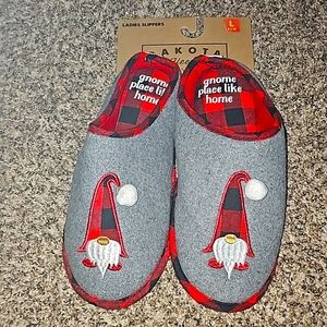Womens NEW Dakora FLEECE Gnome slippers sz 9/10